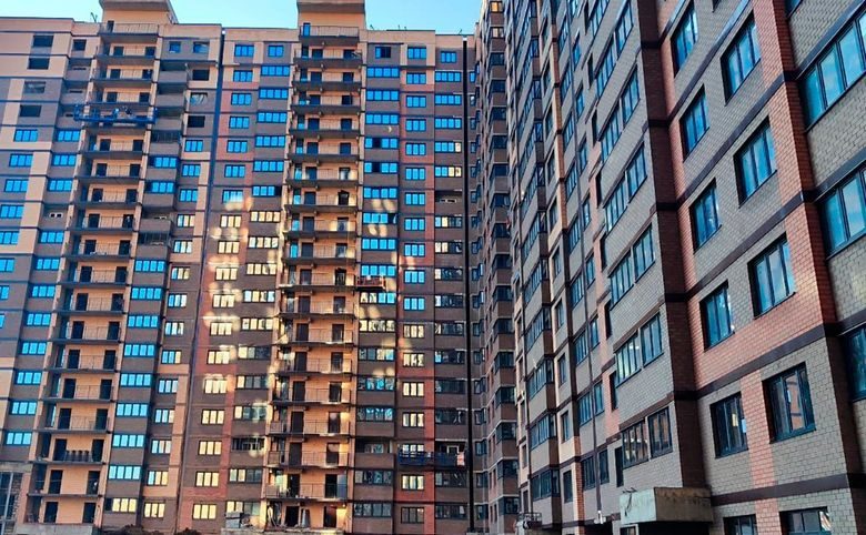 ЖК «Аксиома»: кирпич, но без паркинга — разбор