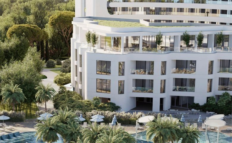 ГК Livingston Grand Resort&Spa — Терраса нижних этажей с озеленённой кровлей и приватным выхо