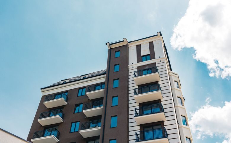 LeePrime Residences Polyana Sochi — Фасад корпуса 1 крупным планом — не рендер, а фото уже постр