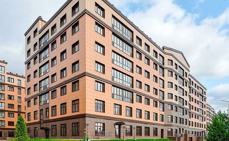 Дубровка — Угловой фасад корпуса Ясеневая 5 к.1 — керамогранит и камень