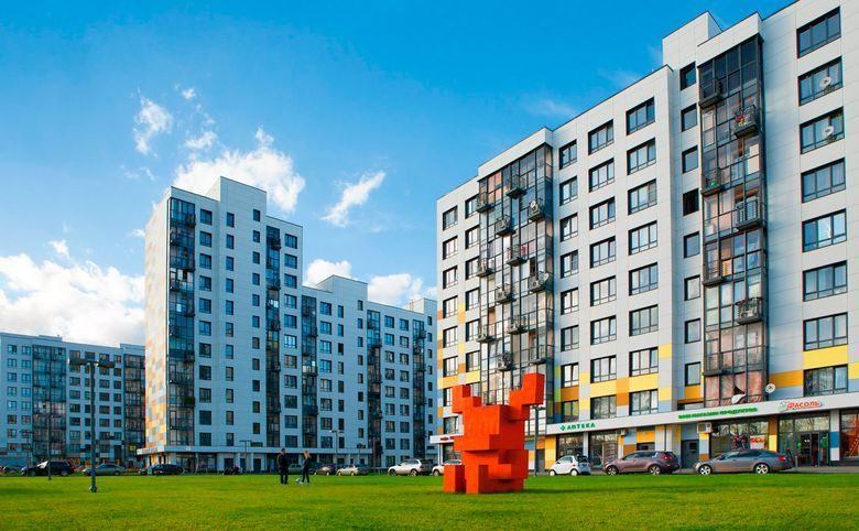 Ново-Молоково — Общий вид ансамбля корпусов со стороны газона — двор простор