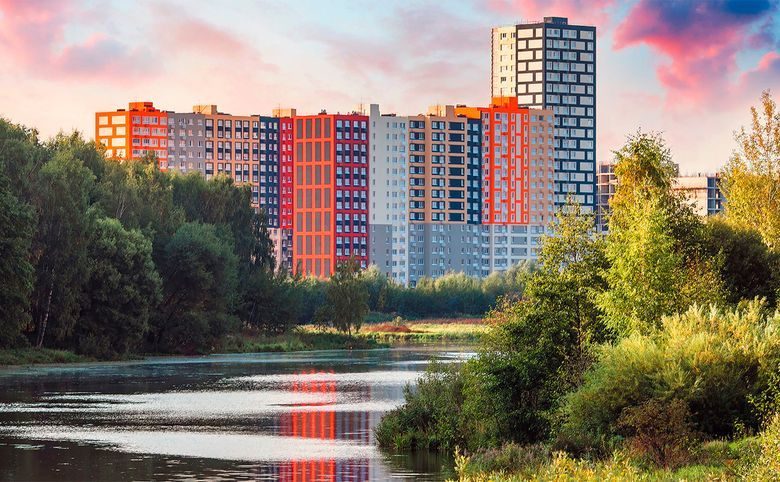 Гранель Пехра — Вид с Маланьина пруда — за это и платите: корпуса выходят на