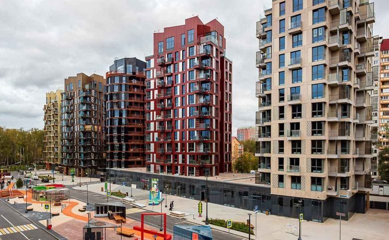 Russian Design District — Разноцветный ансамбль из девяти башен и благоустроенная площ