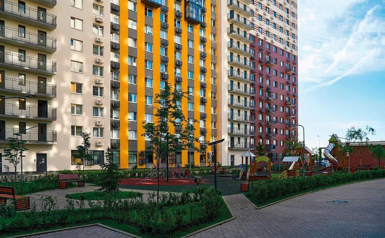 Видный Берег 2.0 — Готовый двор с игровым городком, лавочками и мощёными дорожк