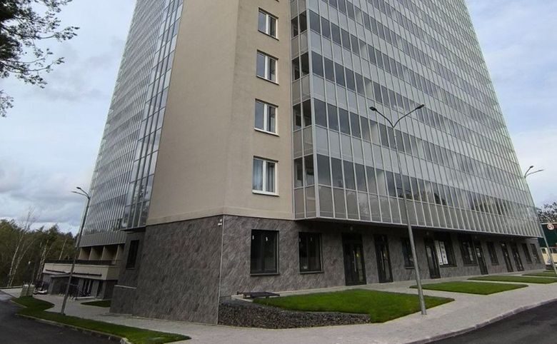 Экос — Вход и коммерция на уровне стилобата: здесь платите за то, ч