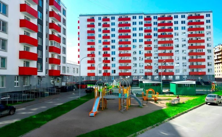 Полет — Двор с игровой и спортивной площадками — то, за что реально