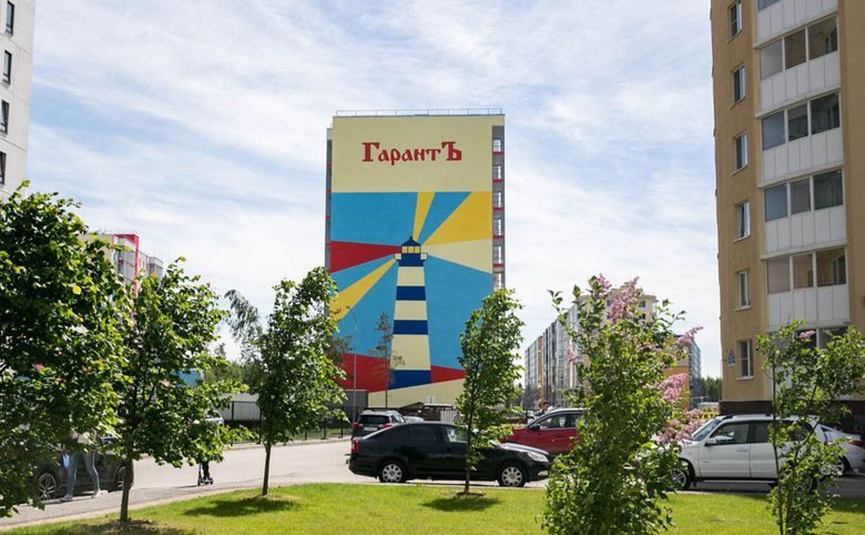 Южная звезда — Стилизованная башня маяка на торце корпуса — фирменный знак