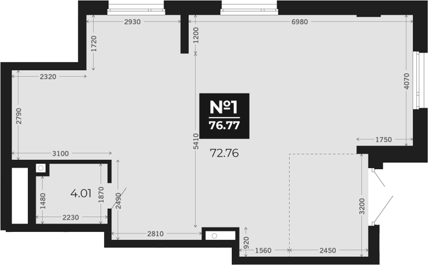 76,77 м², 1 этаж, корпус 1. Просторный зал сложной формы с окнами по двум сторонам, входом справа и обособленным санузло