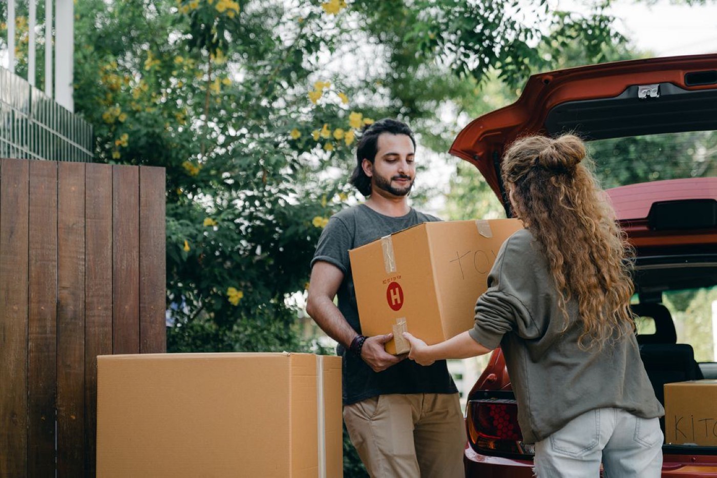 Продажа квартиры с несовершеннолетним собственником: как получить разрешение опеки